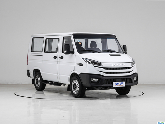 Vehículo MPV con pantalla táctil multifunción para el transporte de pasajeros y mercancías Iveco Diesel