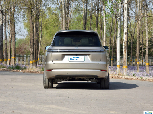 Modelo de cargador de automóviles para vehículos eléctricos de gama extendida de Lixiang L9-2024