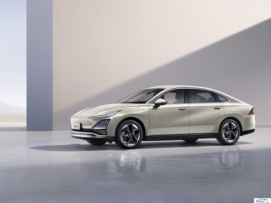 2024 Wuling Starlight 70km Standard Sedan Eléctrico de paseo de automóviles de pasajeros Vehículo de energía