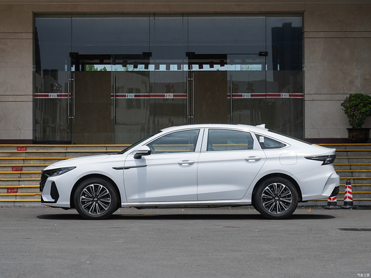 Revolucione su transporte con el vehículo energético Chery Fengyun A8 Sedan 2024