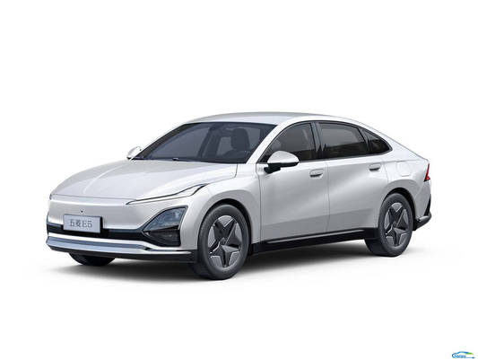 410KM Range Wuling E5 2024 Coches eléctricos estándar de venta al por menor en el mercado de vehículos energéticos