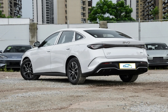 El sedán PHEV de 1,5 litros de Byd tiene una masa máxima de carga completa de 2150 kg para un lujo y una comodidad inmejorables.