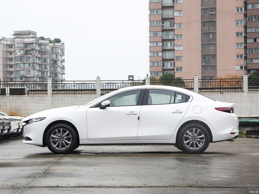 2023 Mazda 3 Axela 1.5L Edición manual Sedan SUV de gasolina con faros LED de China