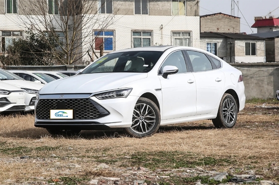 Espacioso sedán compacto de 5 plazas BYD Qin Plus Dm-2024 Dm-I Honor Versión 120Km PHEV Car