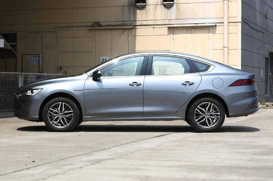 Espacioso sedán compacto de 5 plazas BYD Qin Plus Dm-2024 Dm-I Honor Versión 120Km PHEV Car