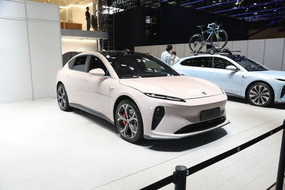 100Kwh Cuatro puertas Puerta oscilante Nio Et5-2024 Carro de paseo de cinco asientos Vehículos eléctricos