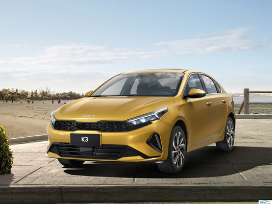 KIA K3 1.5L 1.4T Limousina de gasolina con ventana trasera eléctrica y una función de elevación de llave