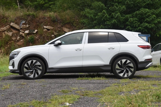SUV City Ride-On Car Q5 E-Tron-50 E-Tron Quattro Brillante Traje de Brócate Vehículo eléctrico