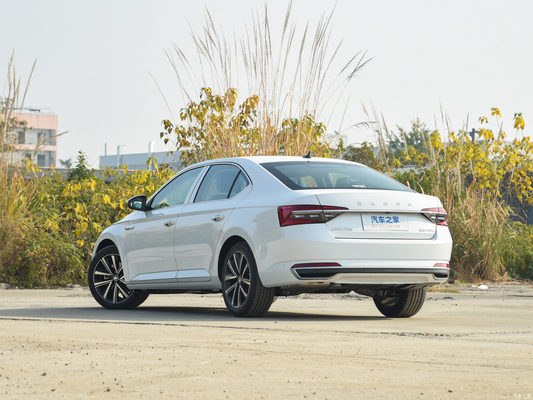 Ajuste eléctrico del asiento del conductor 2024 Skoda Superb TSI 280 SUV AWD para Volkswagen