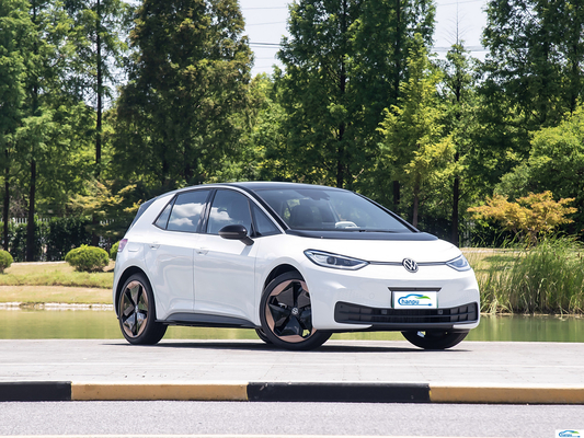 Experimente el futuro de la conducción con el SUV compacto eléctrico Volkswagen ID.4 Crozz 2024