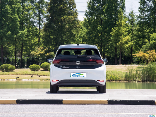 Experimente el futuro de la conducción con el SUV compacto eléctrico Volkswagen ID.4 Crozz 2024